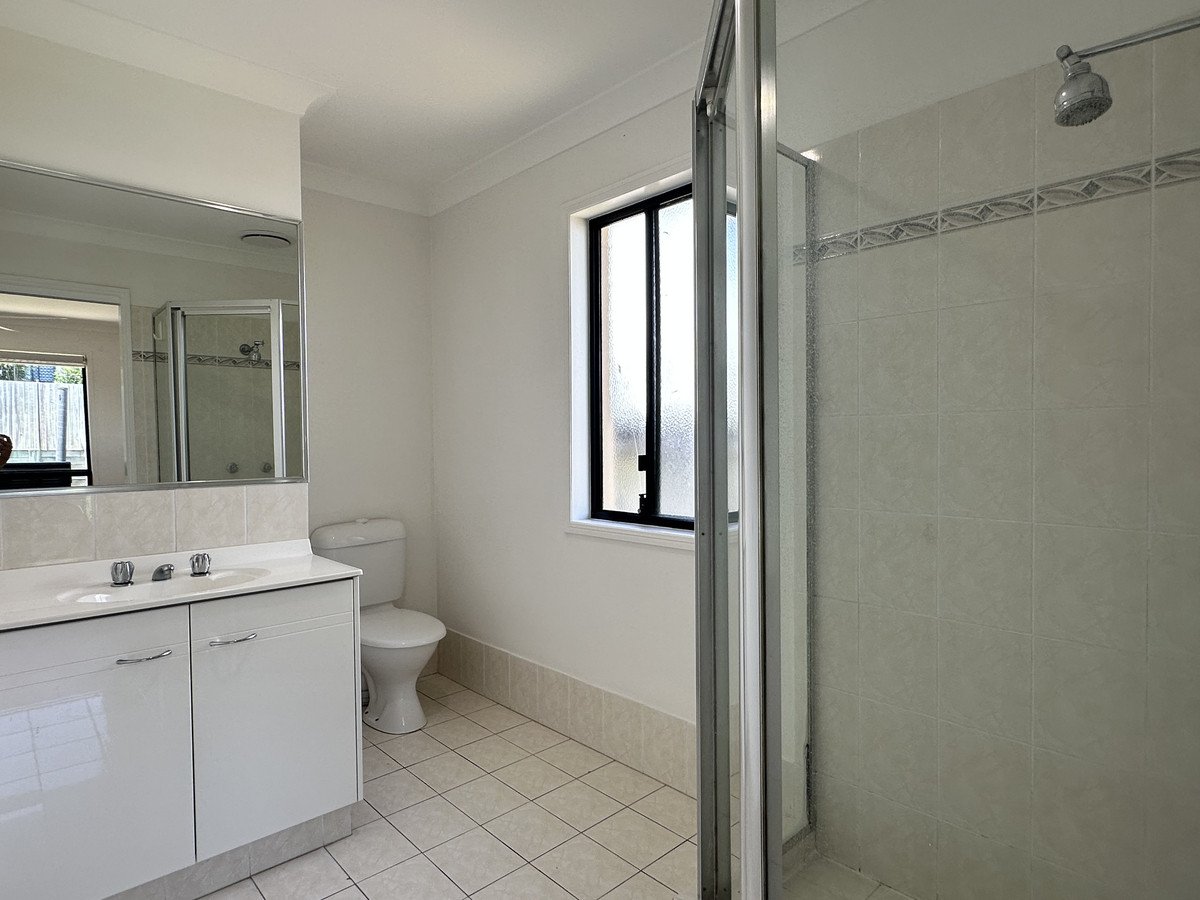 18 Islander Court Burleigh Waters 7