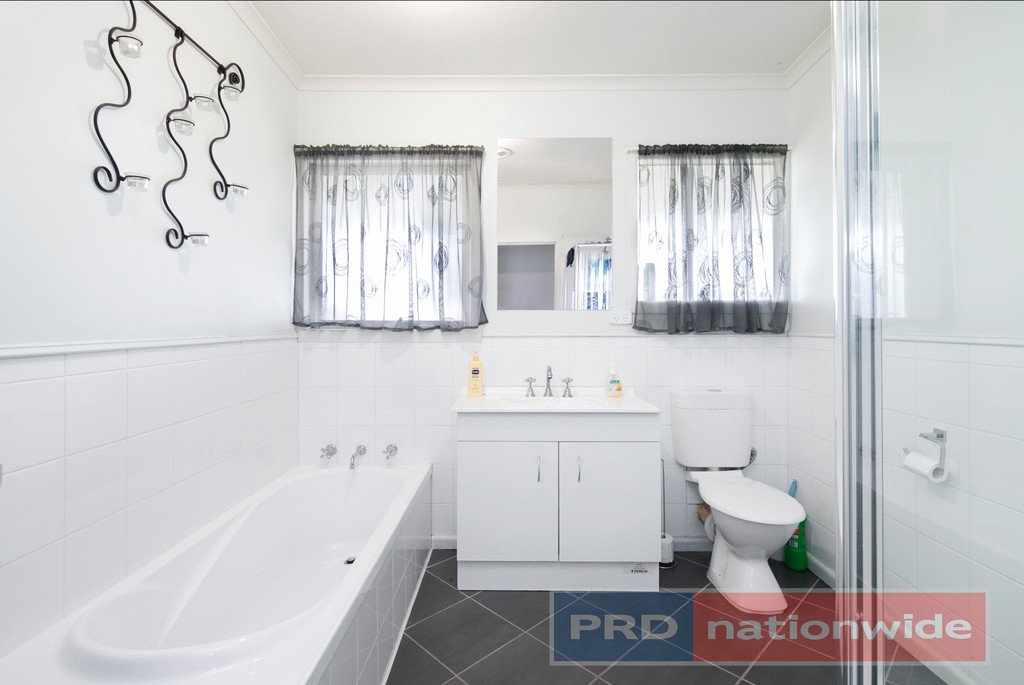 18 Ivanhoe Street WENDOUREE 4