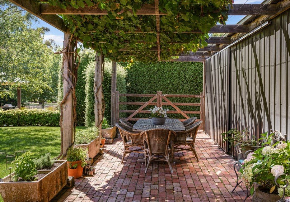 Real Estate and Property in 18 Jeffreys Street , Woodend, VIC