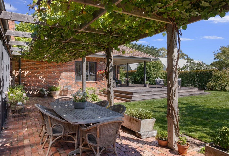 Real Estate and Property in 18 Jeffreys Street , Woodend, VIC