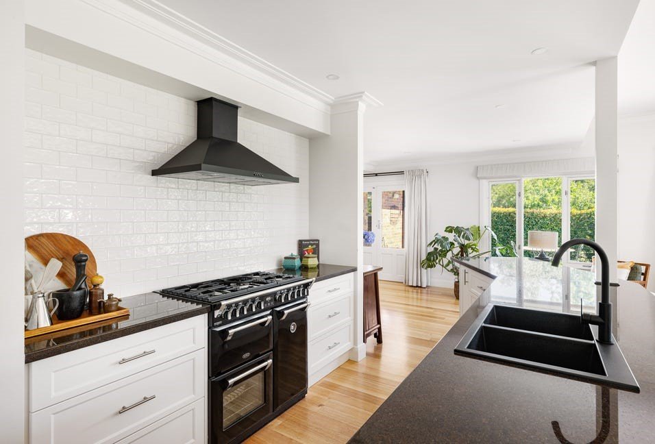 Real Estate and Property in 18 Jeffreys Street , Woodend, VIC