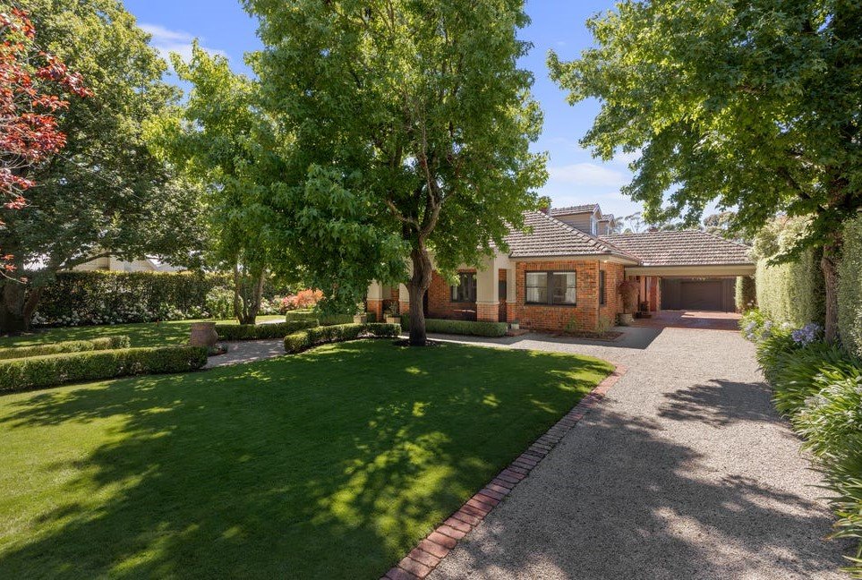 Real Estate and Property in 18 Jeffreys Street , Woodend, VIC