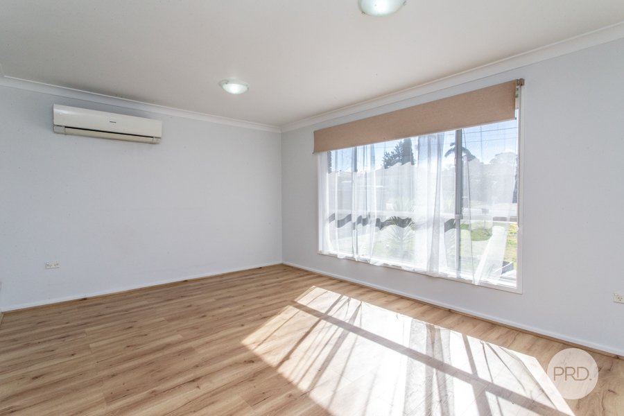 18 Joseph St  Kingswood 2