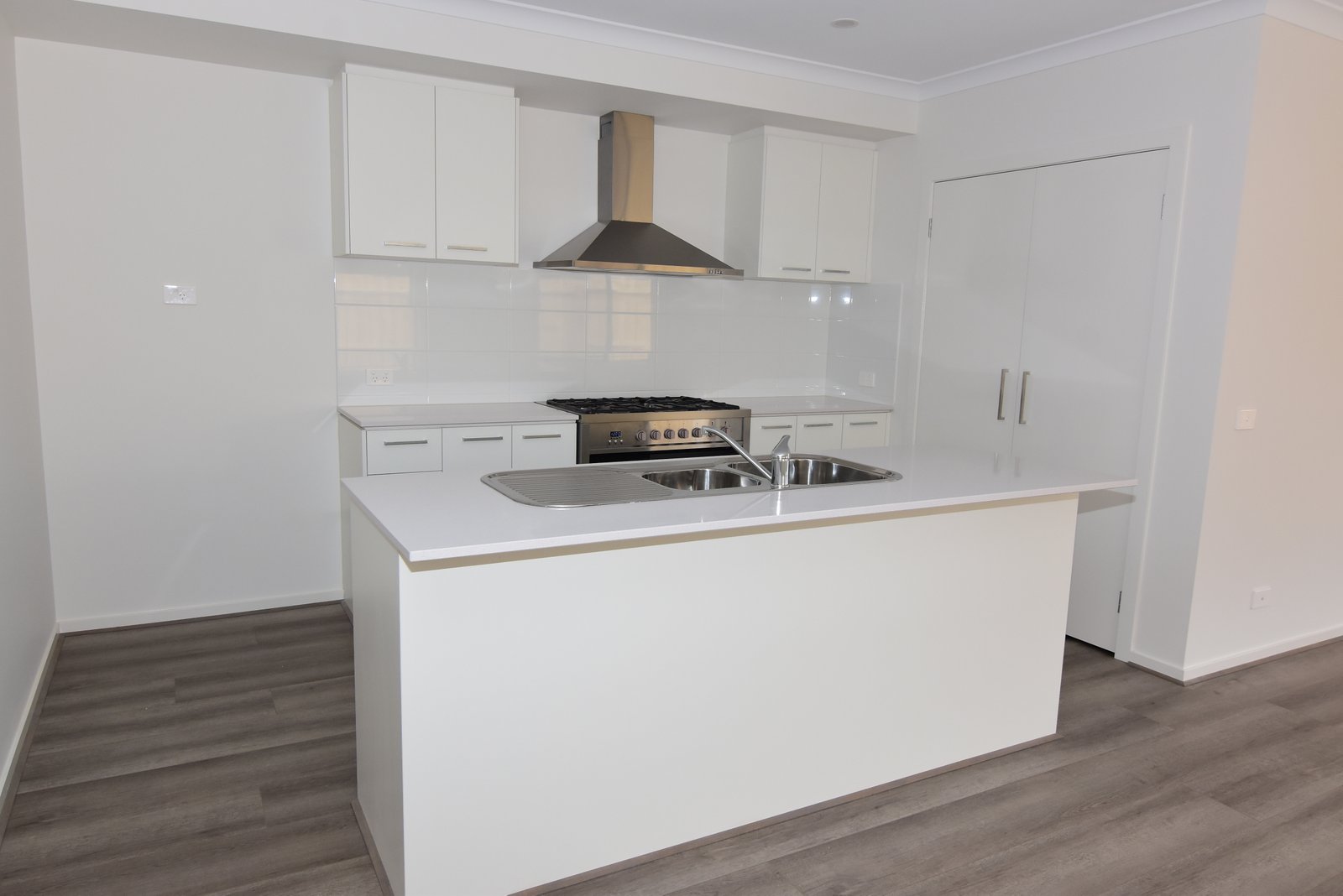 Gallery: 18 Kangaroo Paw Drive
