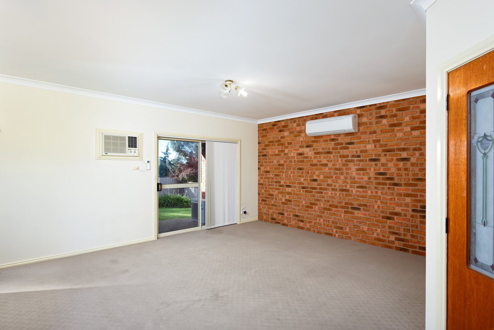 1/8 Keane Place WAGGA WAGGA 2