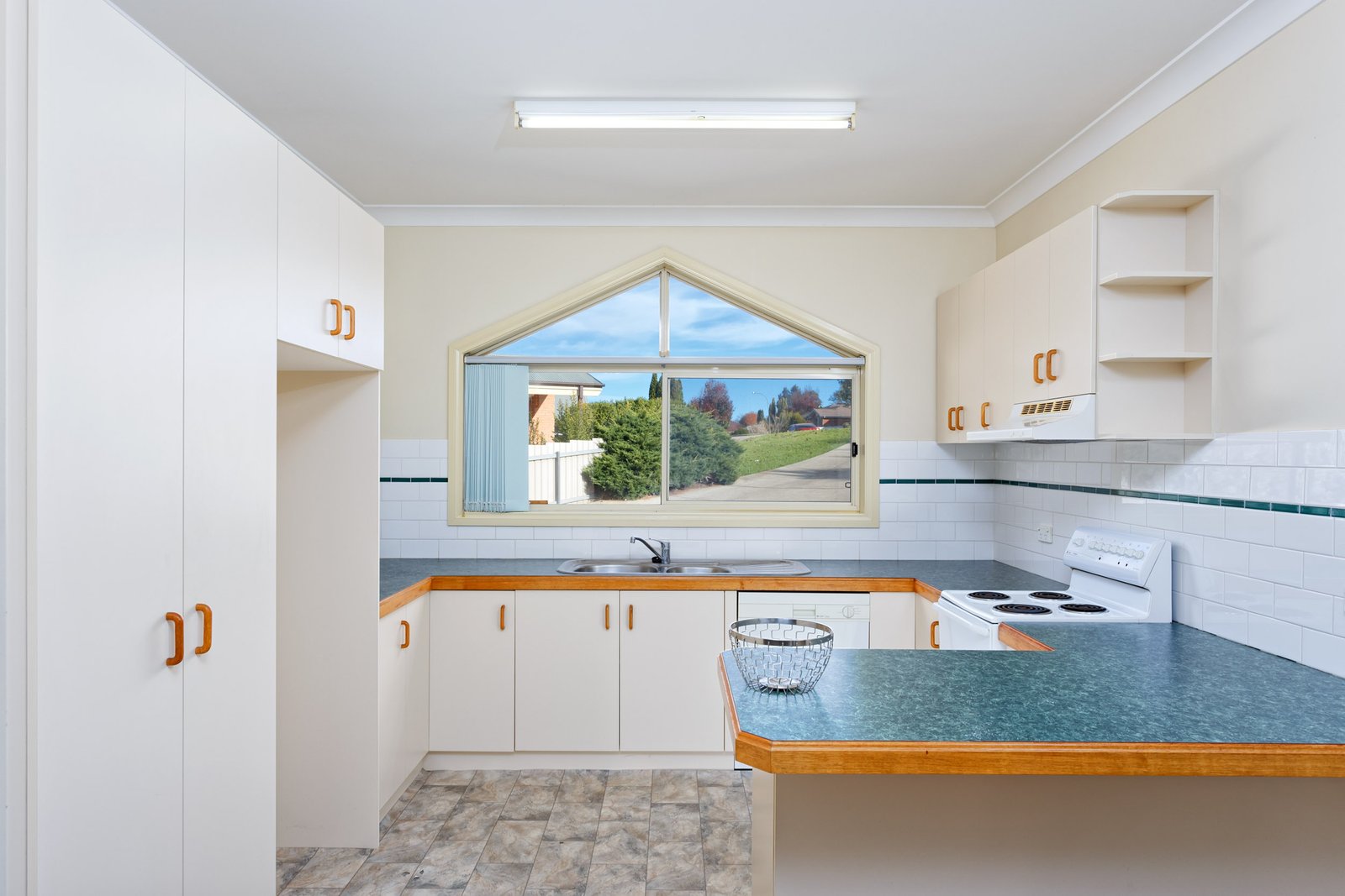 1/8 Keane Place WAGGA WAGGA 4