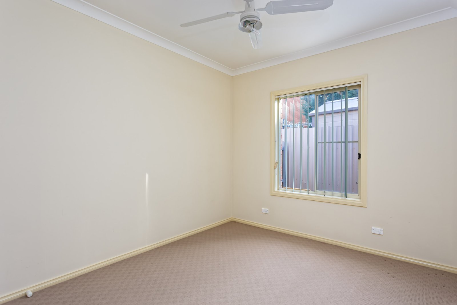 1/8 Keane Place WAGGA WAGGA 6