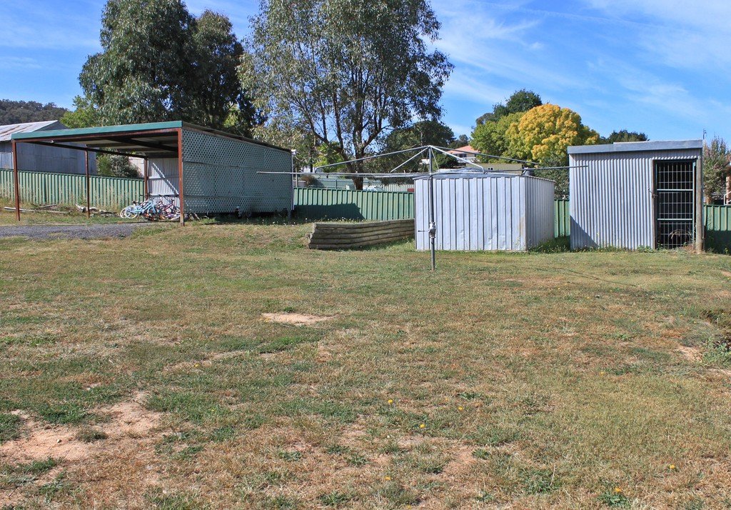 18 Kent Street TUMBARUMBA 15