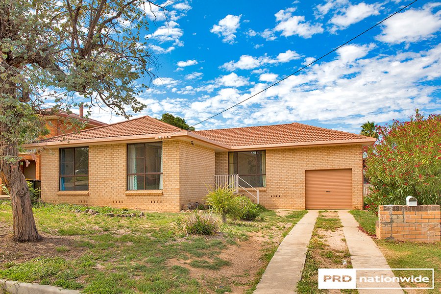 18 Kinarra Street TAMWORTH 1