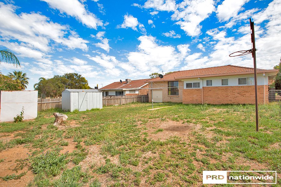 18 Kinarra Street TAMWORTH 10