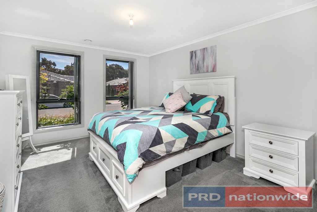 1/8 King George Way MITCHELL PARK 4