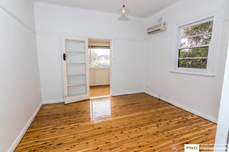 18 King Street TAMWORTH 4