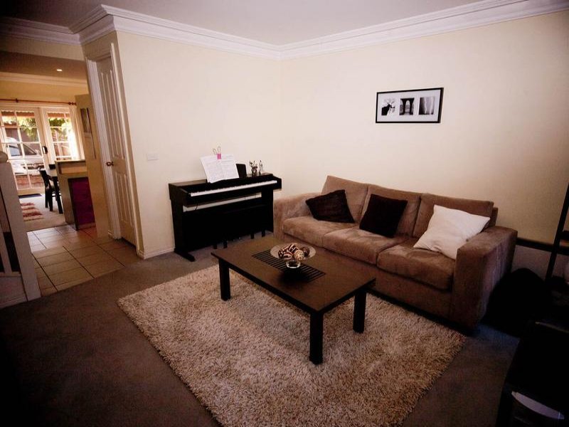 Gallery: 18 Kingfisher Gardens