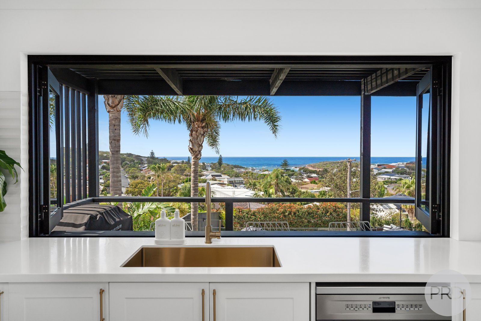 18 Kingsley Drive BOAT HARBOUR 8