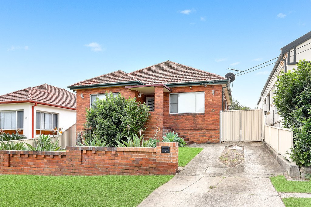 18 Kingsway  KINGSGROVE 1