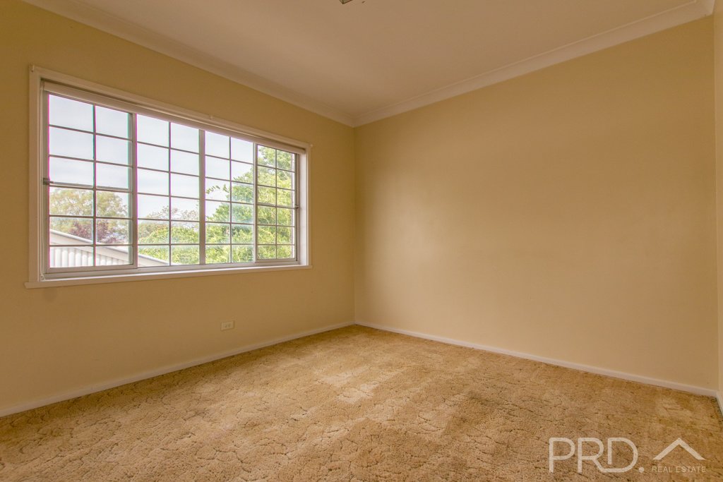 18 Kirra Street TUMUT 8