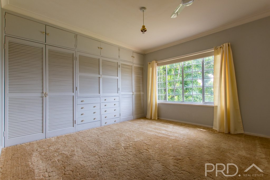 18 Kirra Street TUMUT 11