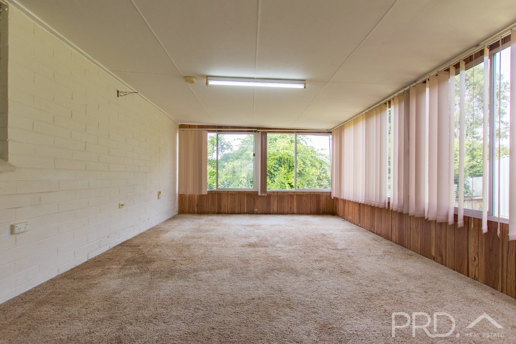 18 Kirra Street TUMUT 14