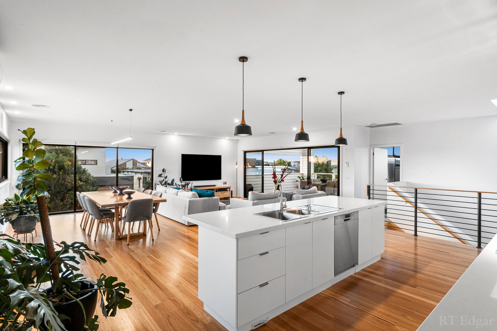 Real Estate and Property in 18 Knowles Grove, Point Lonsdale, VIC