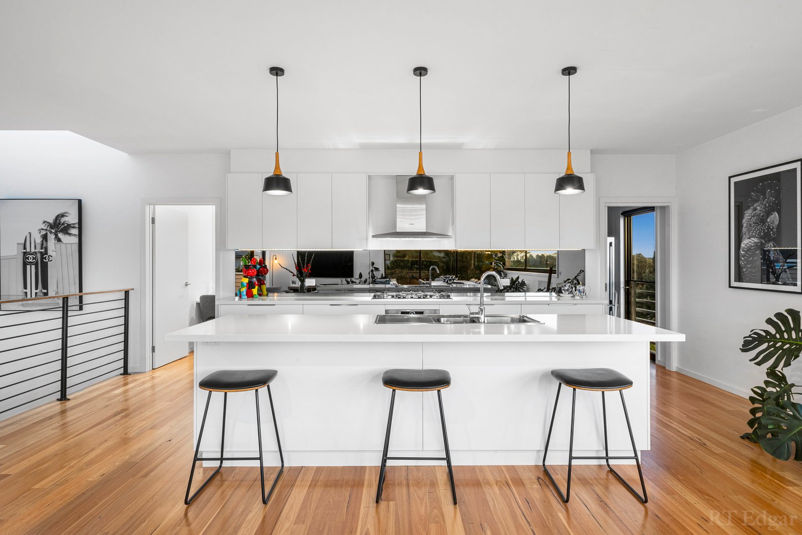 Real Estate and Property in 18 Knowles Grove, Point Lonsdale, VIC