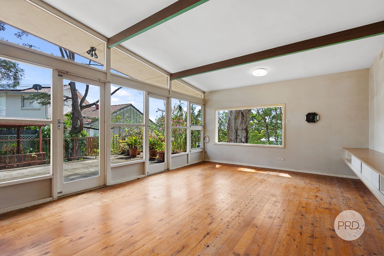 18 Koorabel Street LUGARNO 6