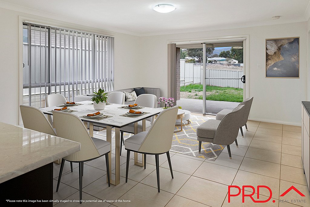 18 Lake Place TAMWORTH 2