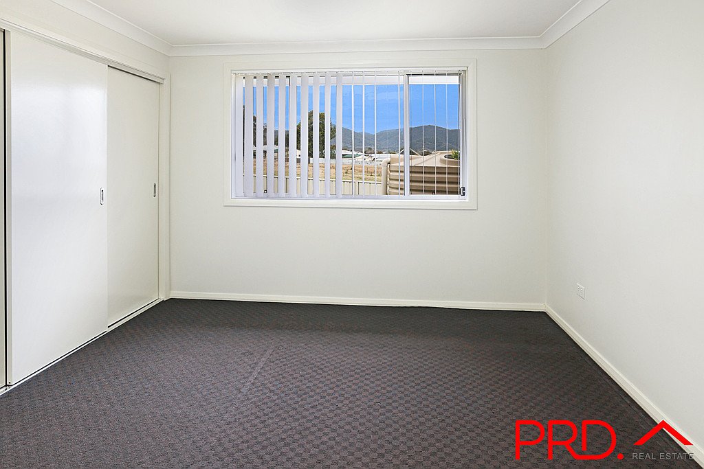 18 Lake Place TAMWORTH 6