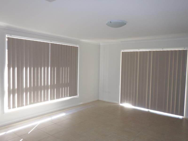 18 Lake Place TAMWORTH 5