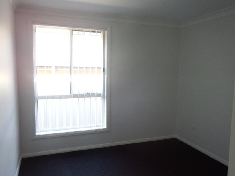 18 Lake Place TAMWORTH 6