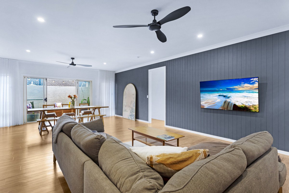 18 Lantau Crescent VARSITY LAKES 1