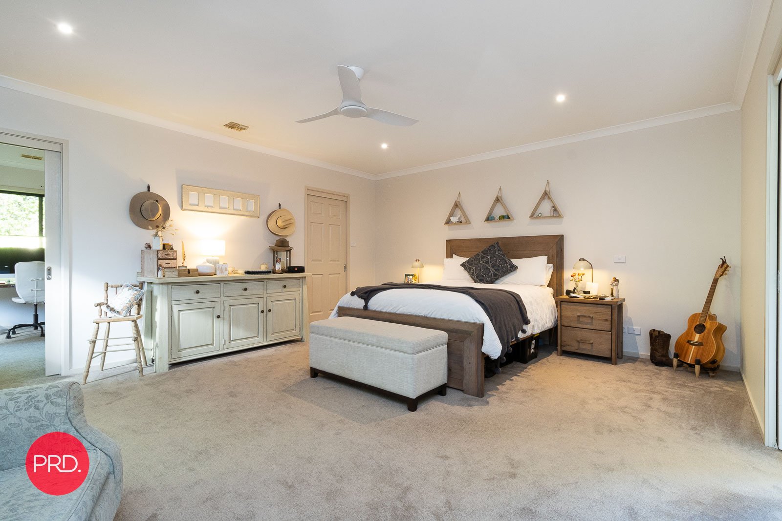 18 Larmer Street BUNGENDORE 13