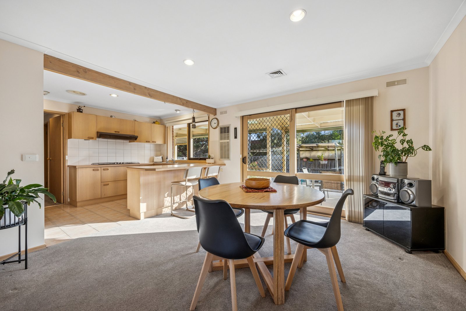 Gallery: 18 Lauren Close