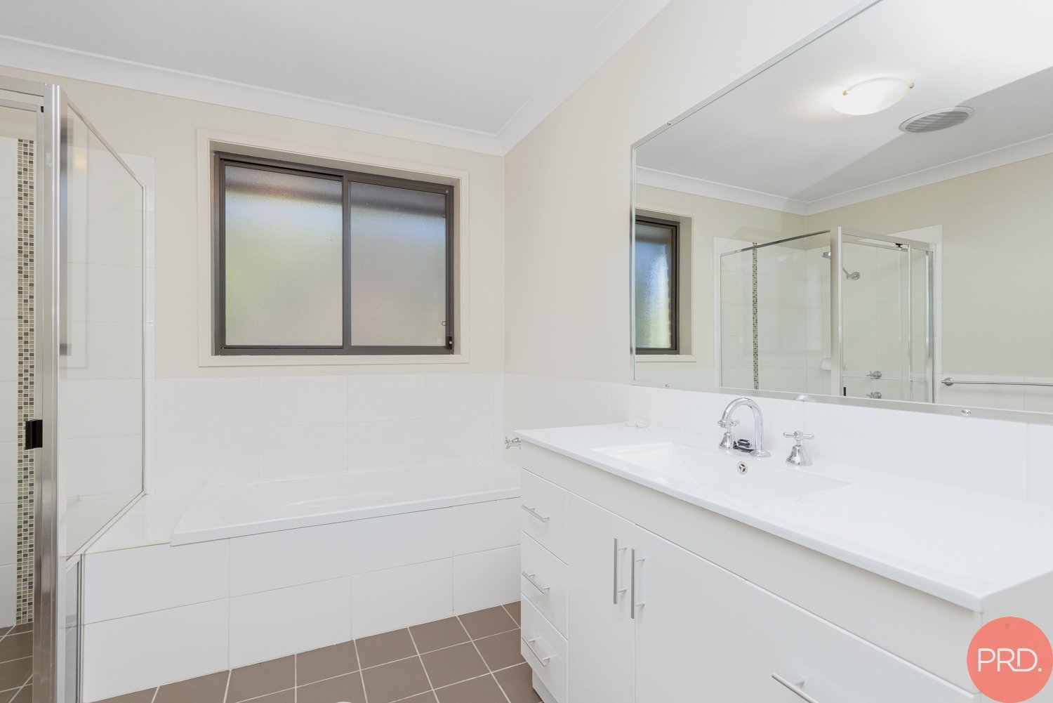 18 Laurie Drive RAWORTH 16