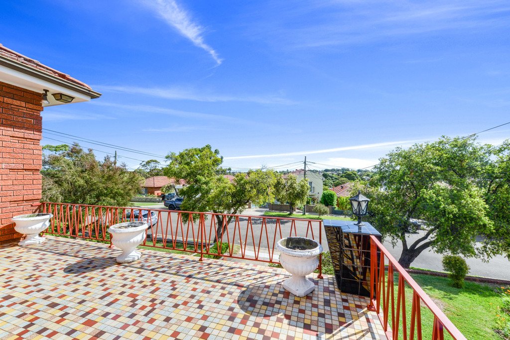 18 Lees Road KINGSGROVE 9