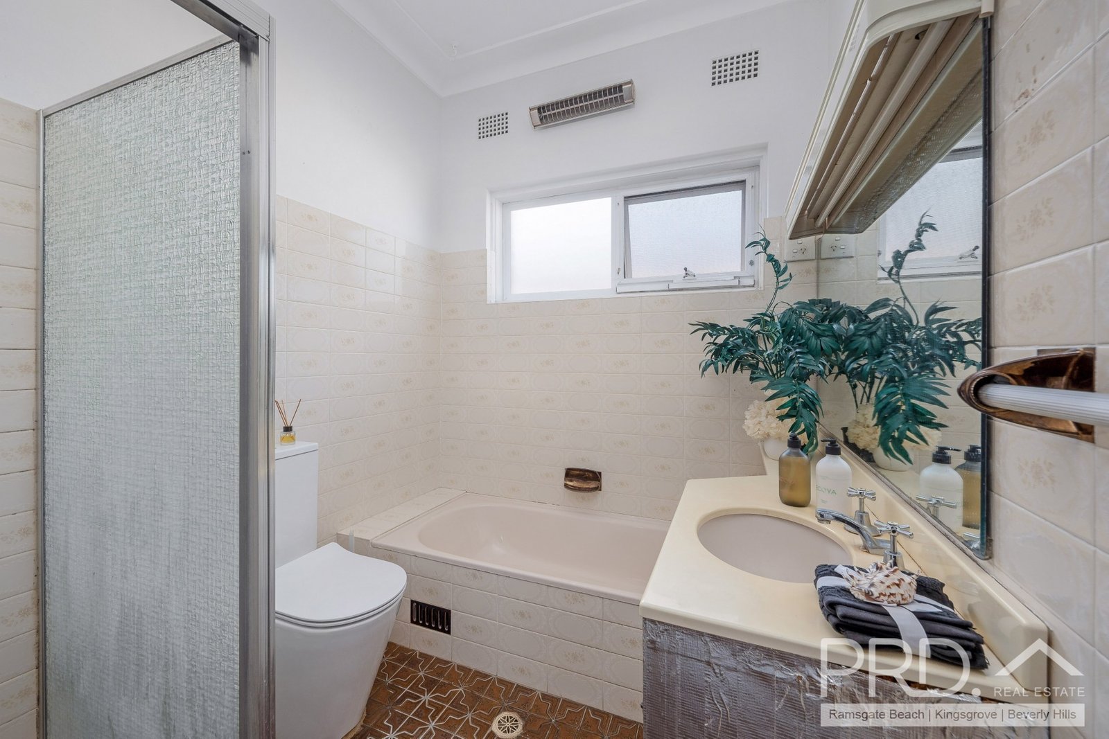 18 Lees Road KINGSGROVE 7