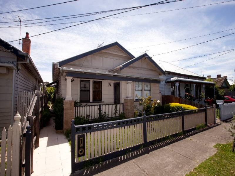 18 Loch Street, YARRAVILLE