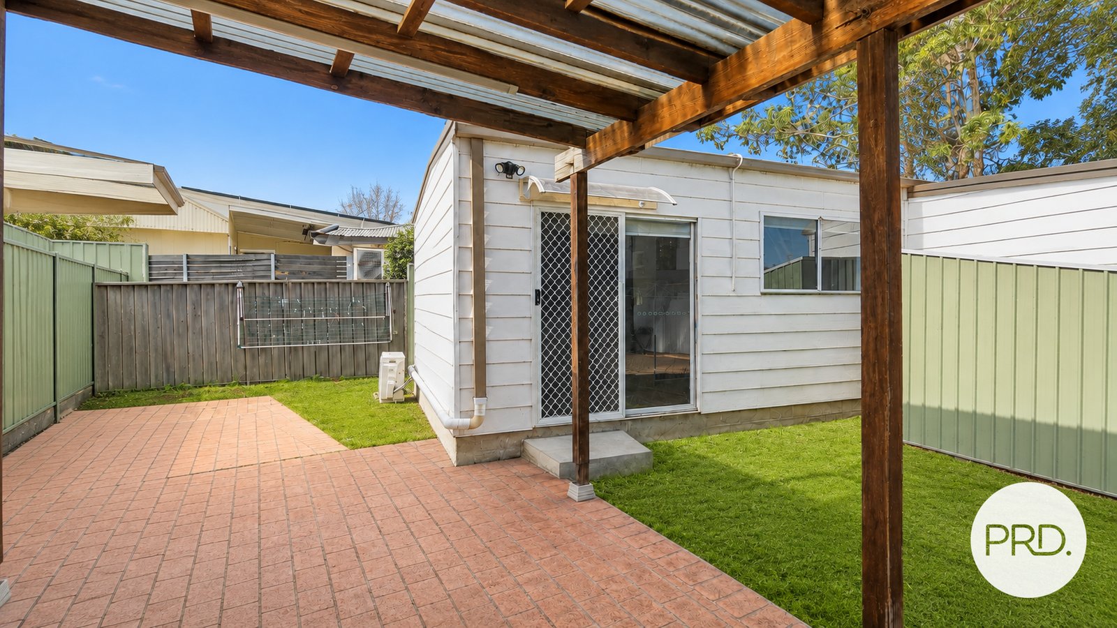 18 Lyndley Street BUSBY 16