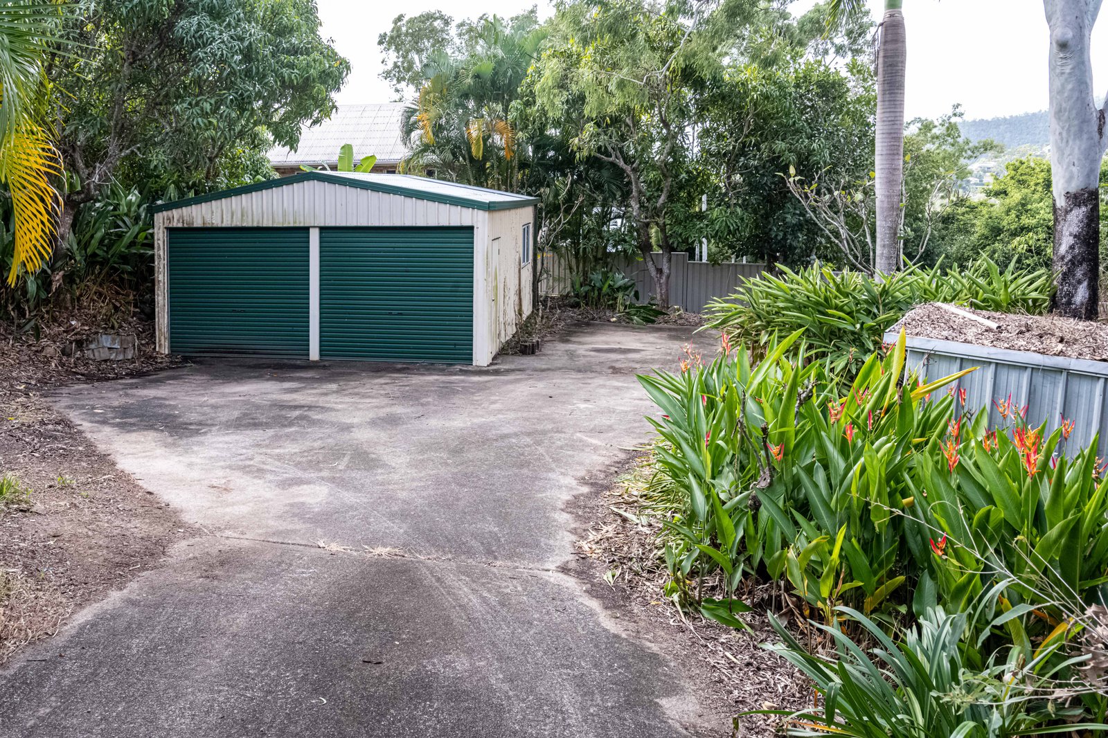 18 Macarthur Dr  CANNONVALE 2