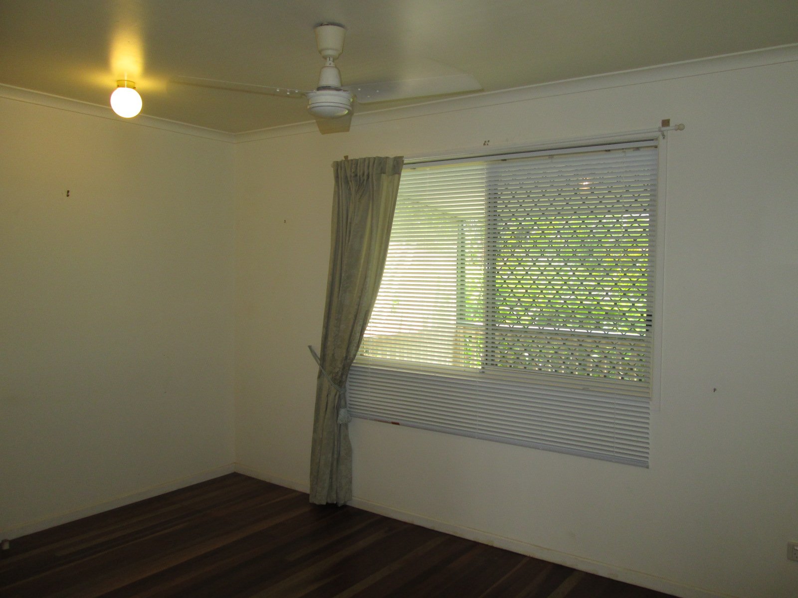 18 Macarthur Drive CANNONVALE 9