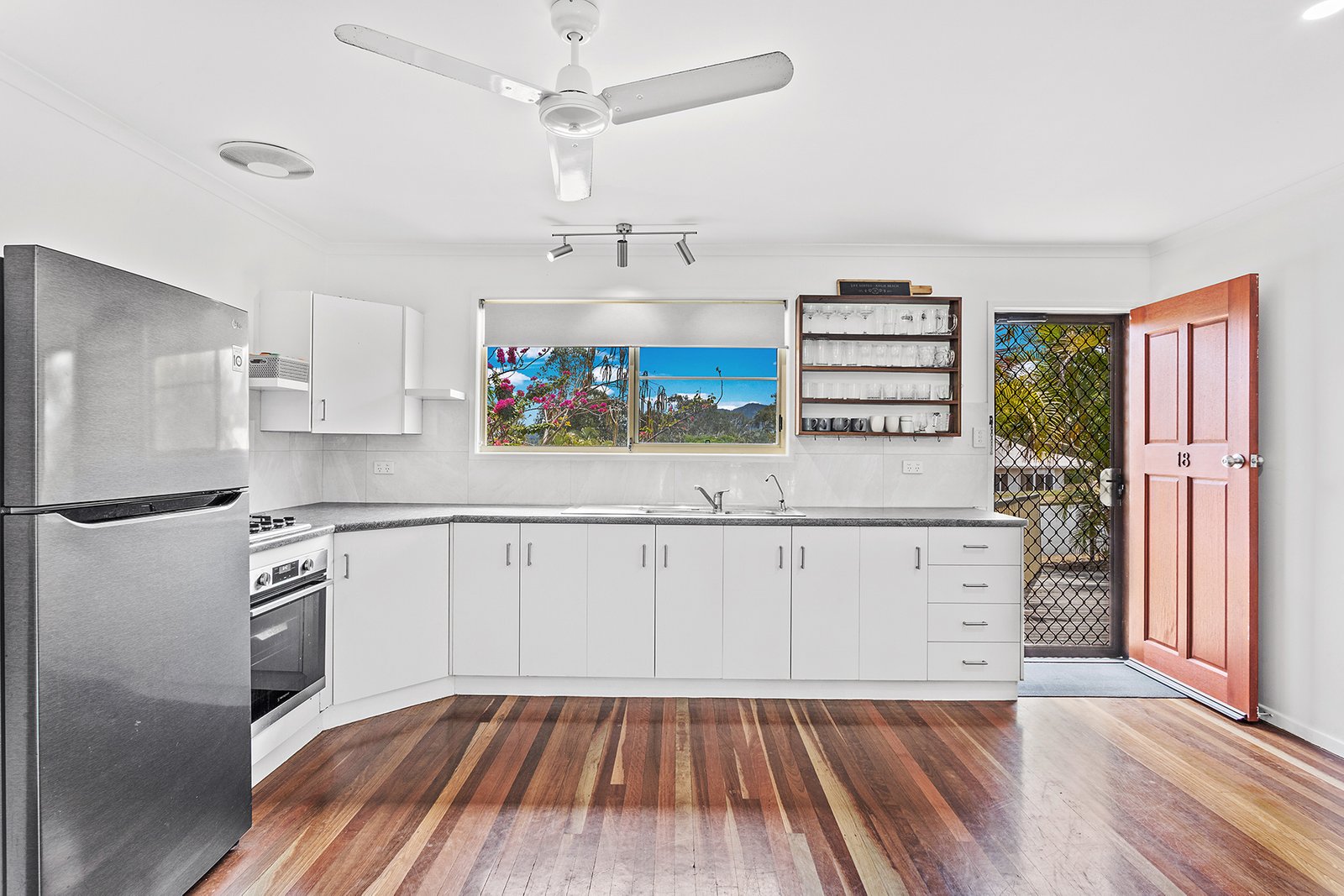 18 Macarthur Drive CANNONVALE 7