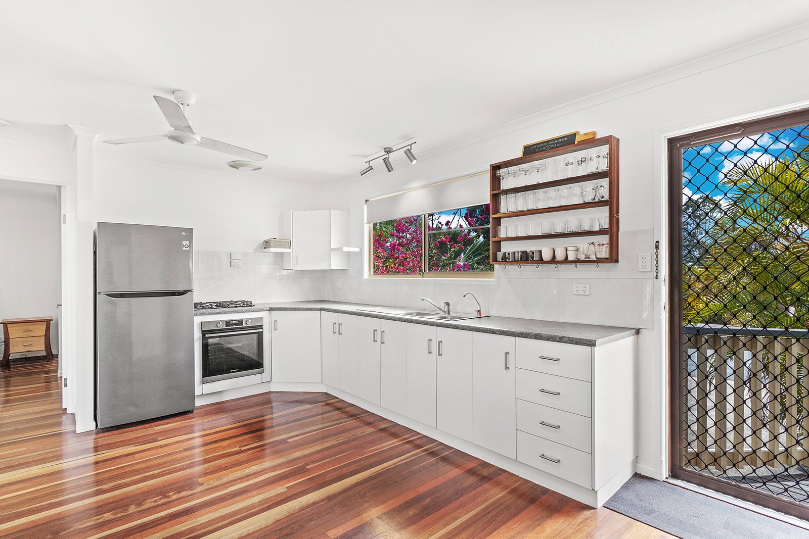 18 Macarthur Drive CANNONVALE 8