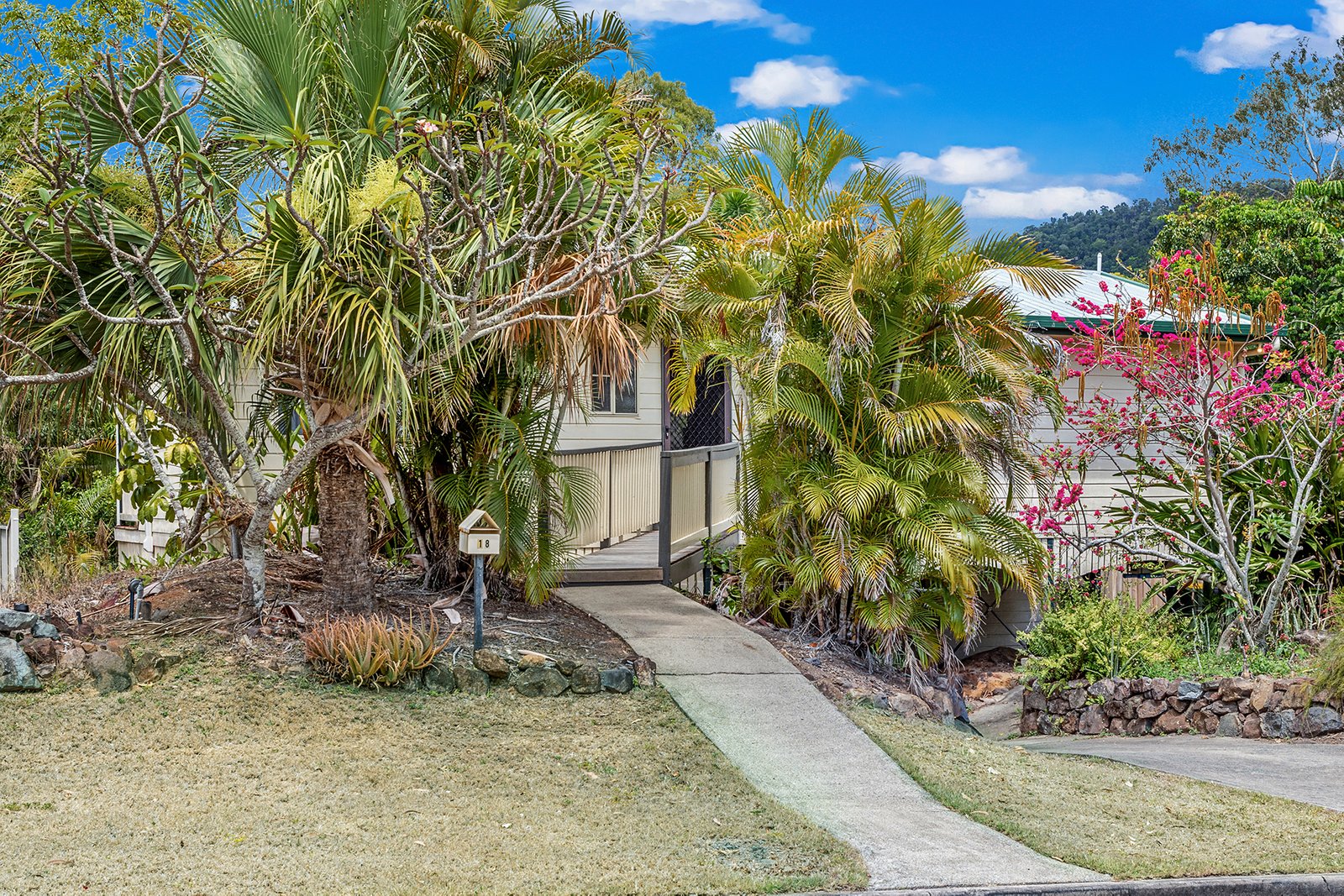 18 Macarthur Drive CANNONVALE 17