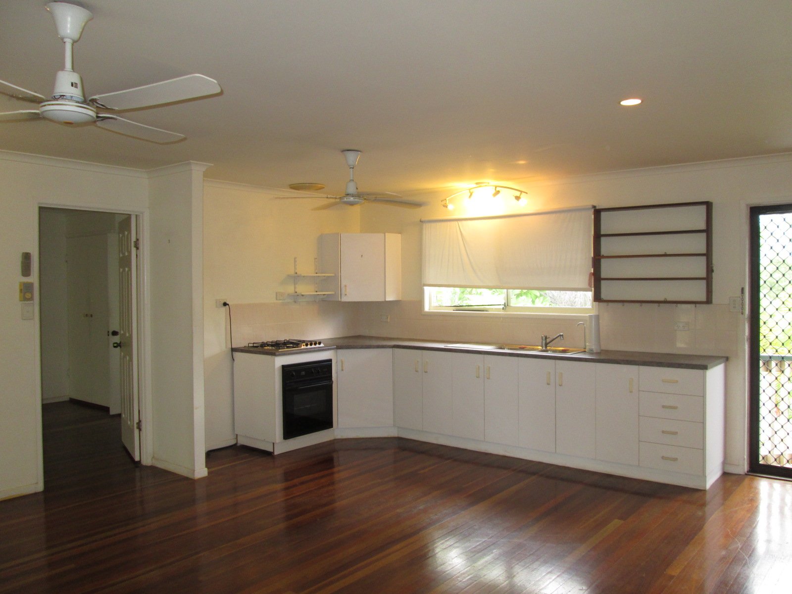 18 Macarthur Drive CANNONVALE 4