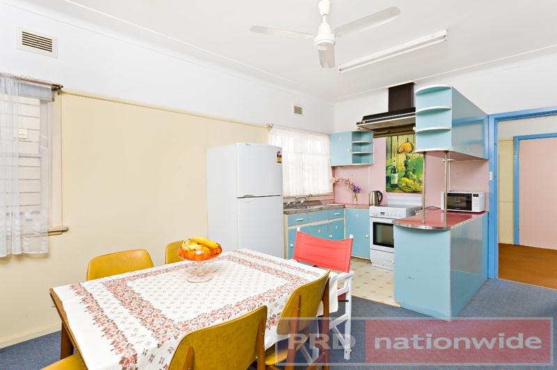 18 Malvern Street PANANIA 2