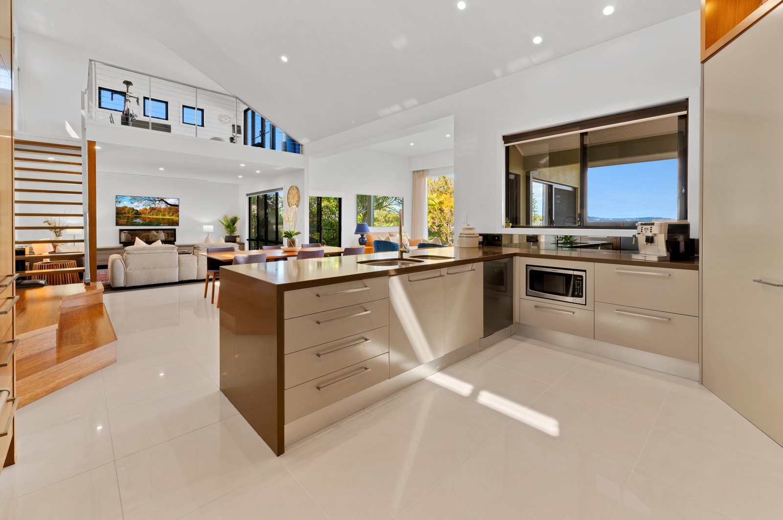 18 Maralinga Drive ASHMORE 21