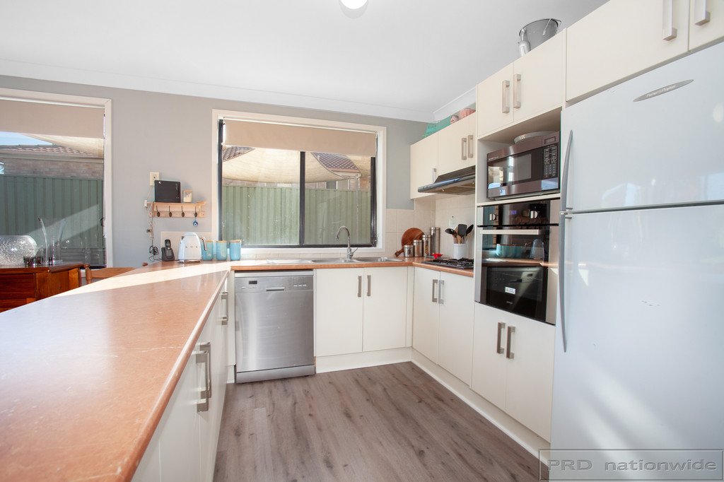 18 Maybush Avenue THORNTON 6