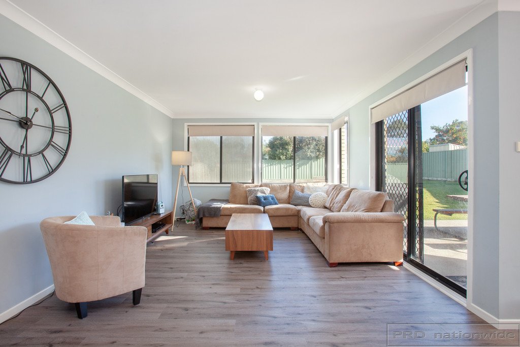 18 Maybush Avenue THORNTON 9