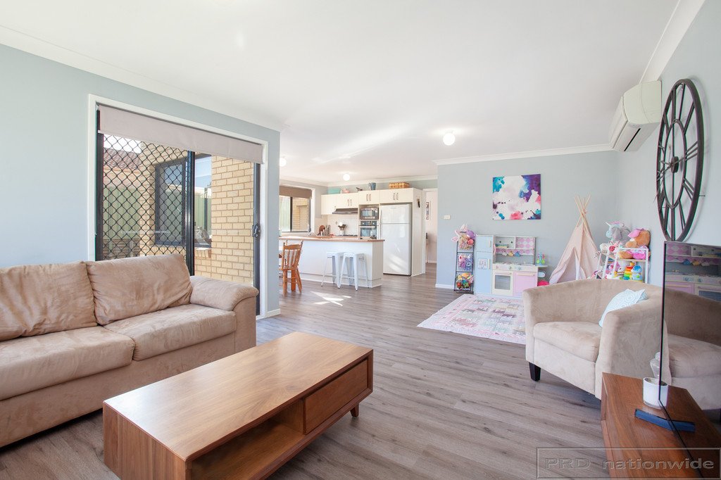 18 Maybush Avenue THORNTON 10