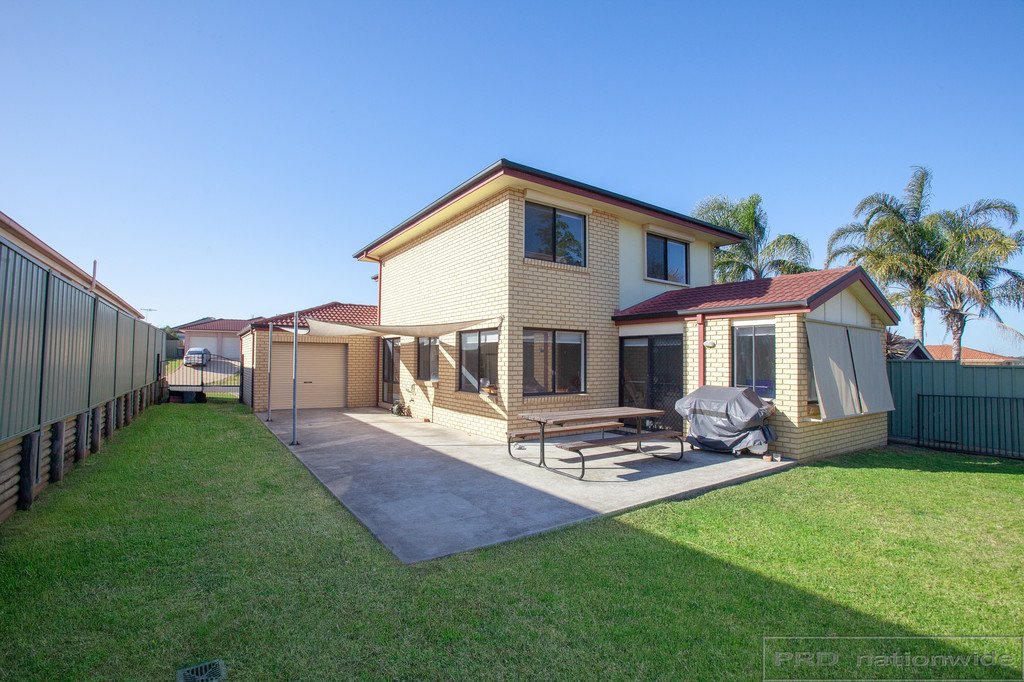18 Maybush Avenue THORNTON 11