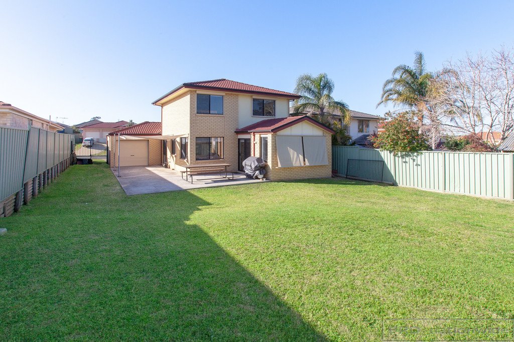 18 Maybush Avenue THORNTON 13